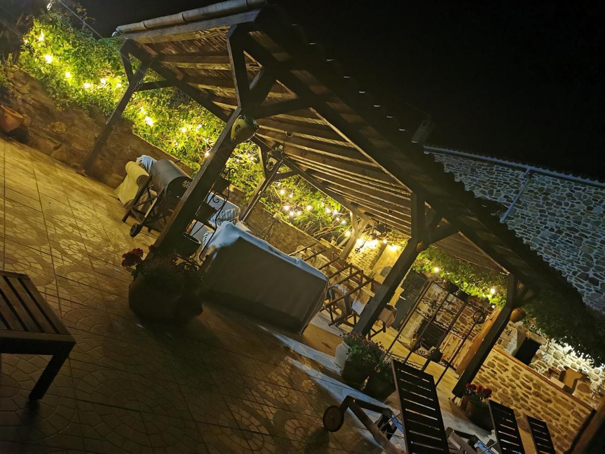 Mes Maisons Gardoises, Two Gites Sleeping 13 With Two Private Pools, Kids Room, Laundry, Disco, Free Wifi, Linen And Dog'S Are Welcome Gagnières Exteriör bild